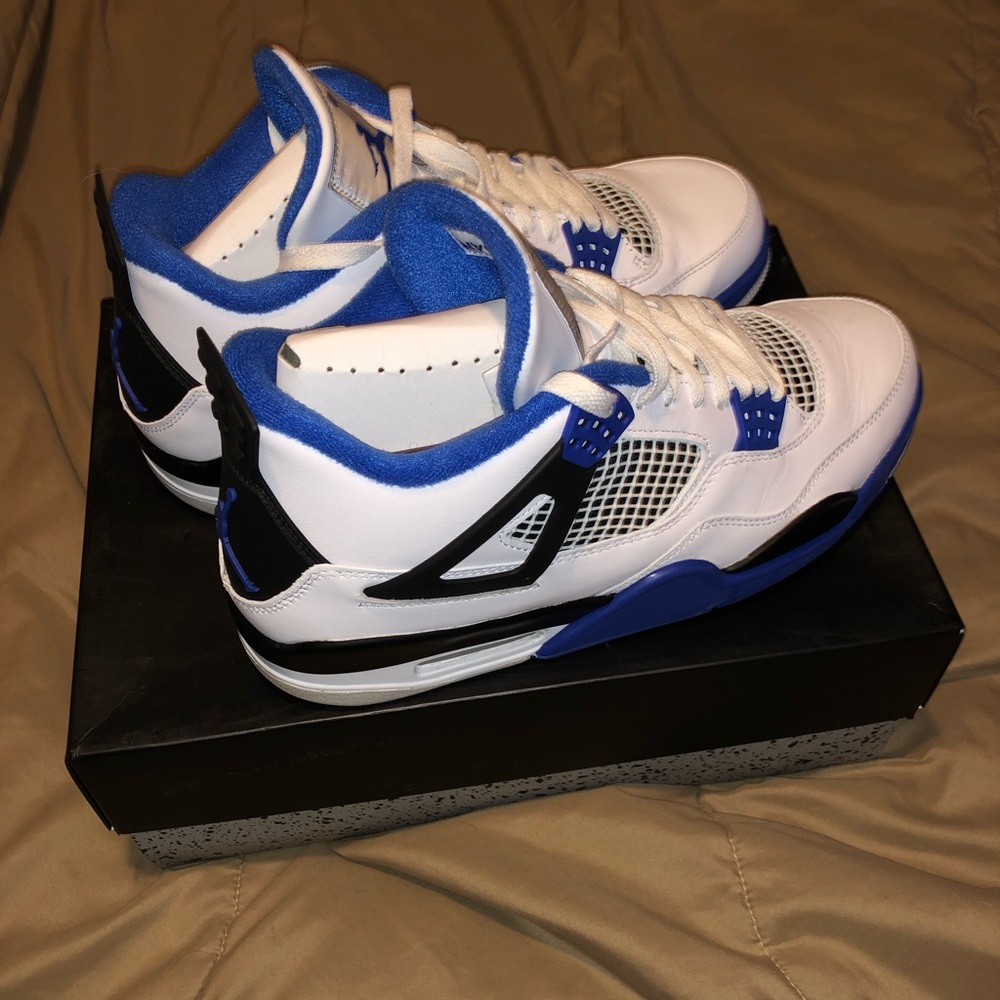 Air Jordan 4 Retro